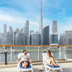 https://unlock-waters-edge.sharjah-hotels.com